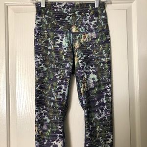 Lululemon Wunder Under Crop - Size 6